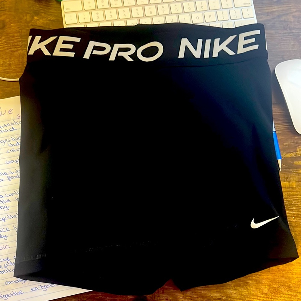 Nike shorts brand new size M